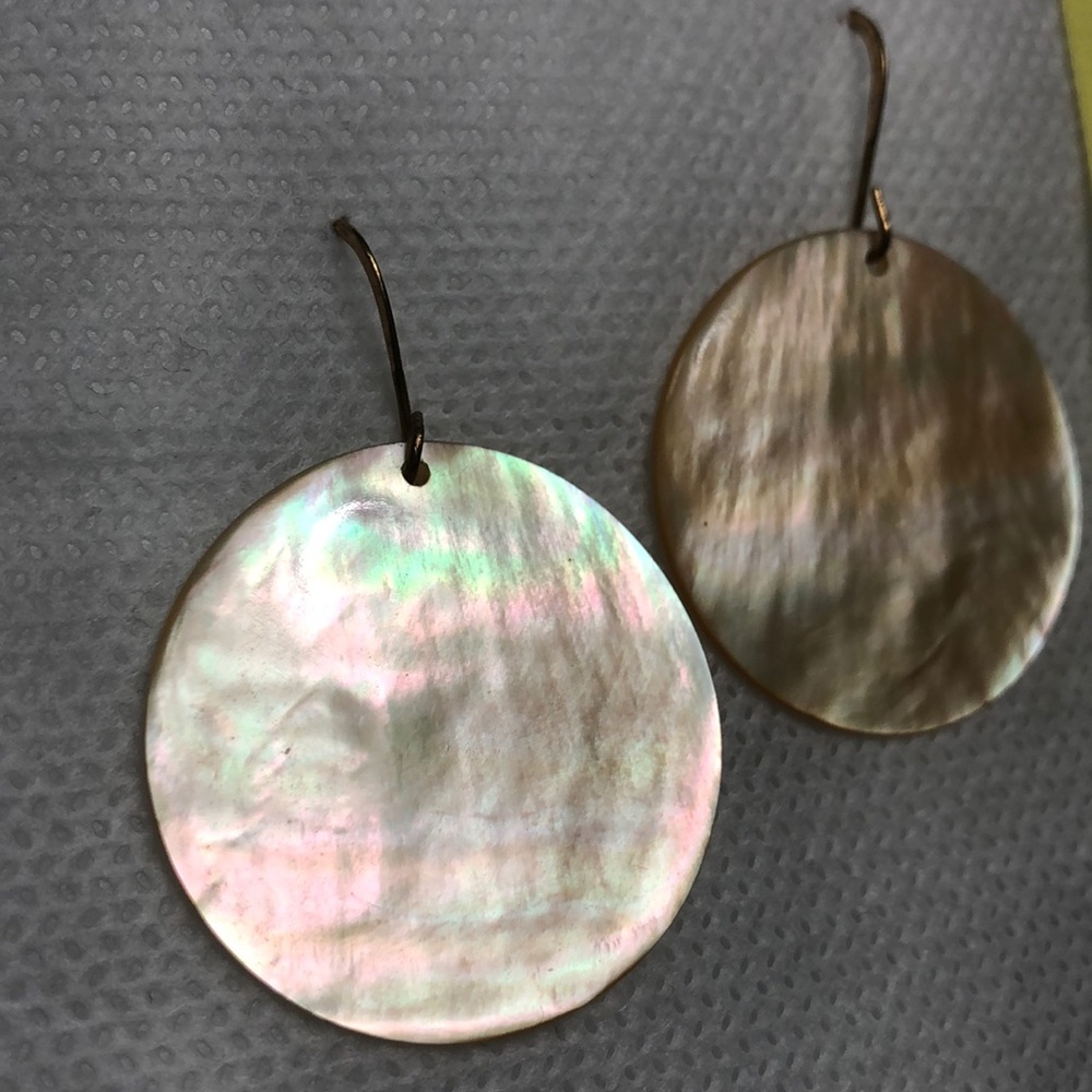 Mother-of-pearl disc earrings